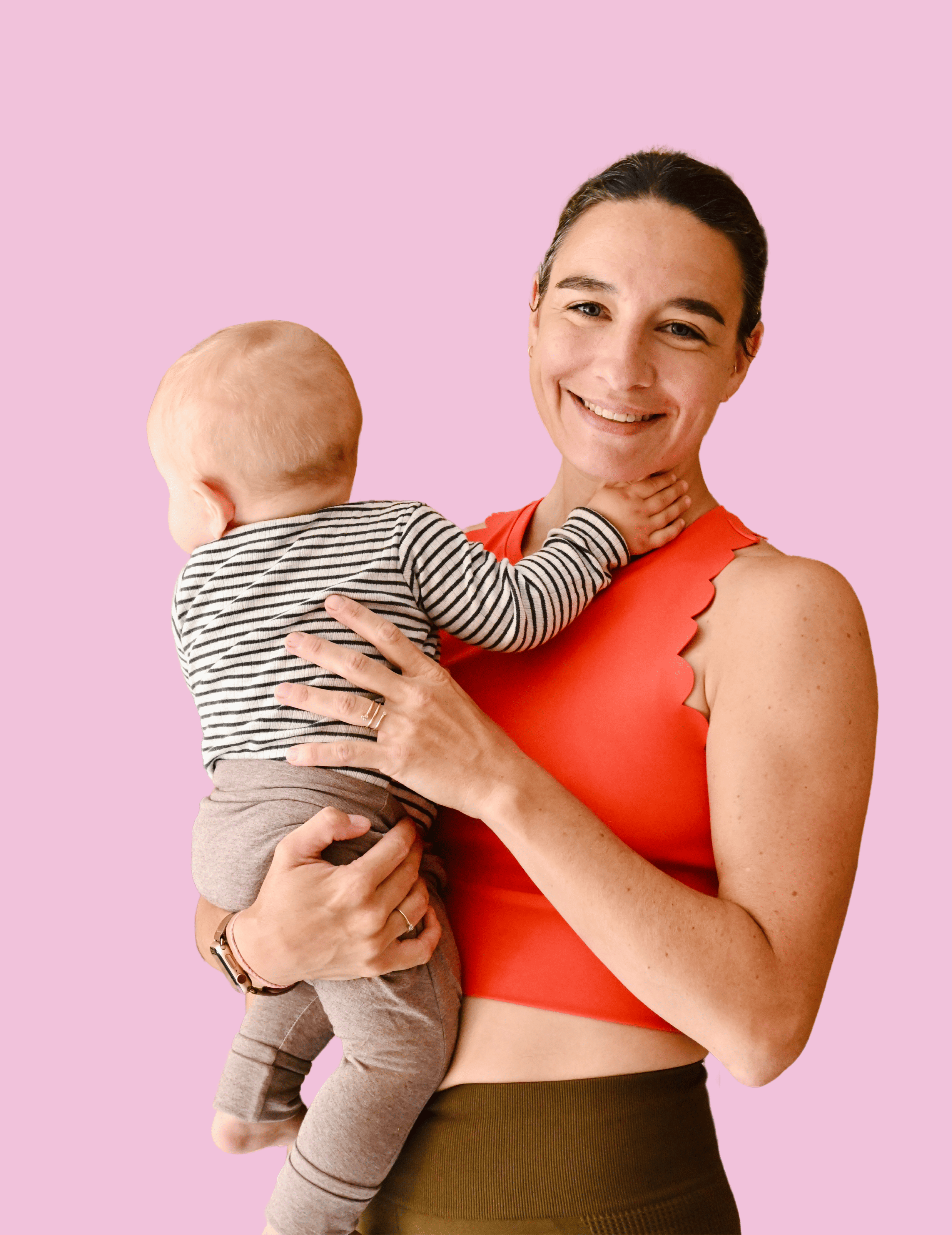 Stifter af MorKrop der smiler imens hun holder baby